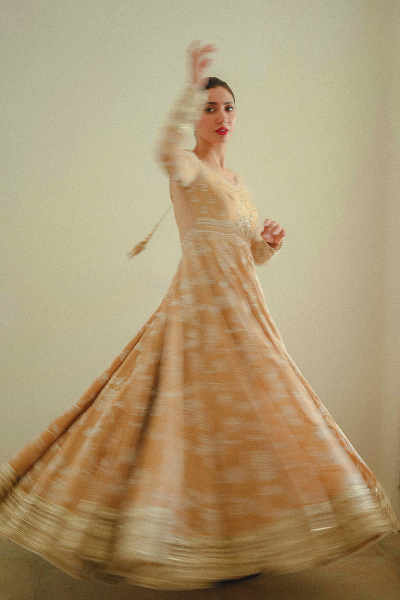 Mahira Khan in Zeenat