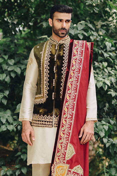 Nisari - Embroidered Silk kurta pants