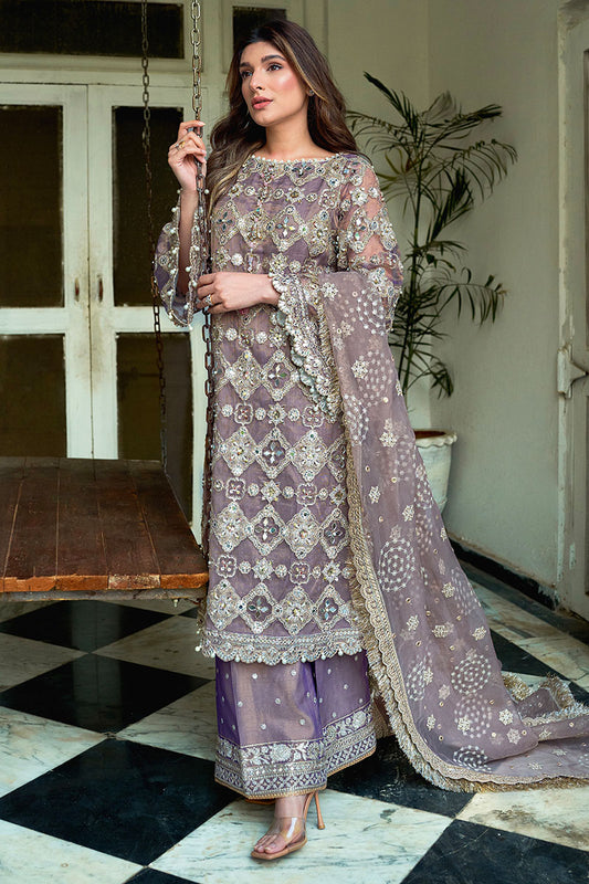 Zainab Reza in Talia