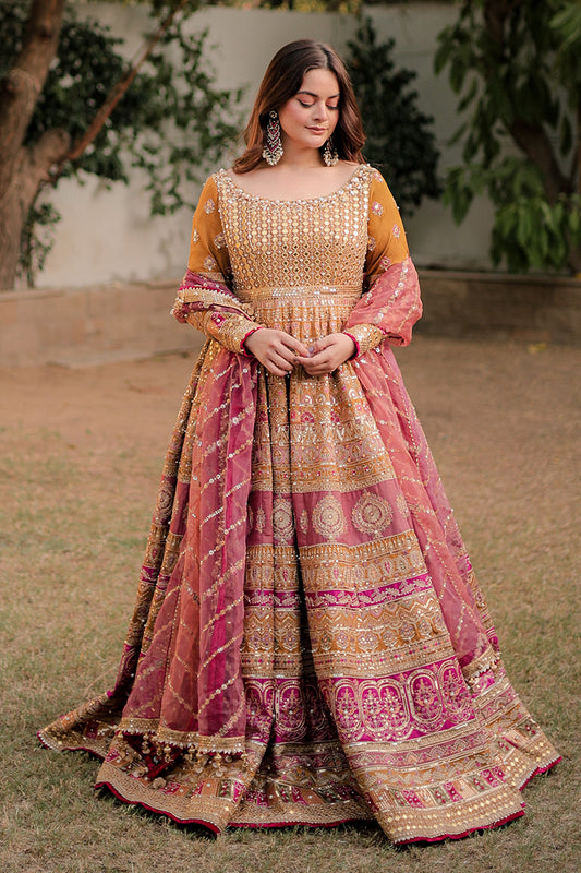 Minal Khan in Meher