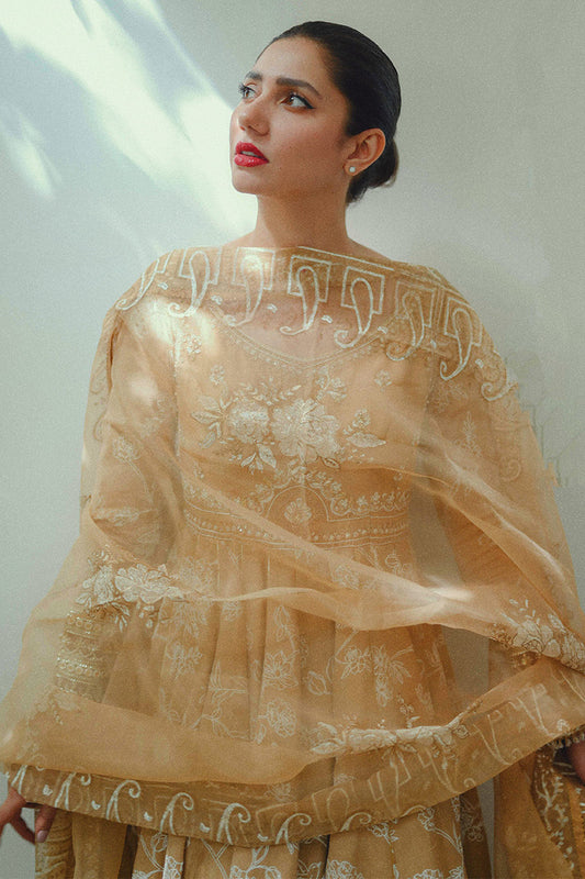 Mahira Khan in Zeenat