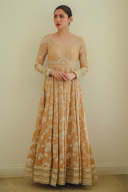Mahira Khan in Zeenat