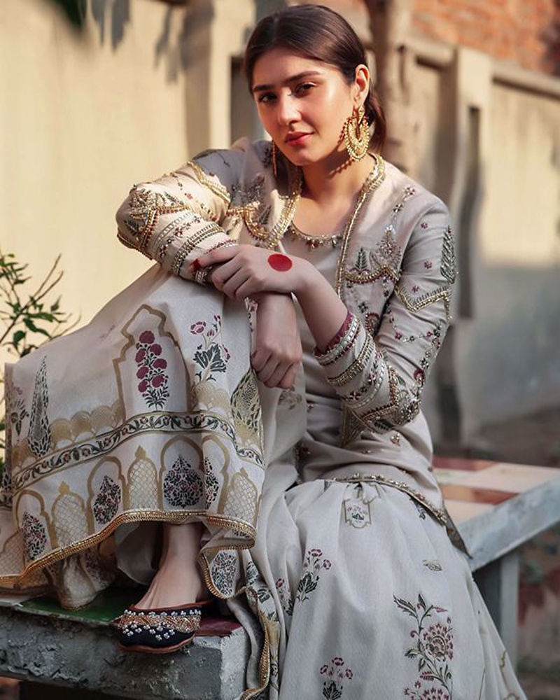 Dur-e-Fishan | Mohsin Naveed Ranjha Design Studio