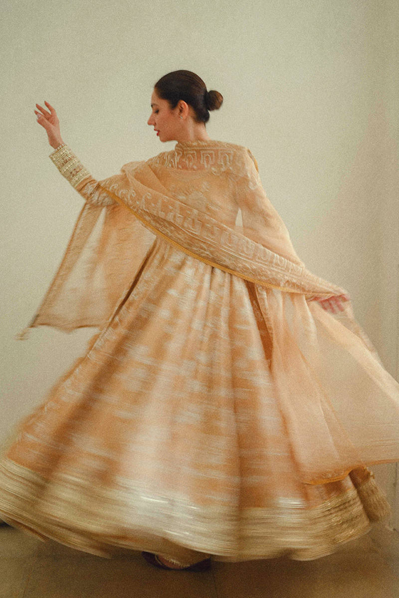 Picture of Mahira Khan in Zeenat