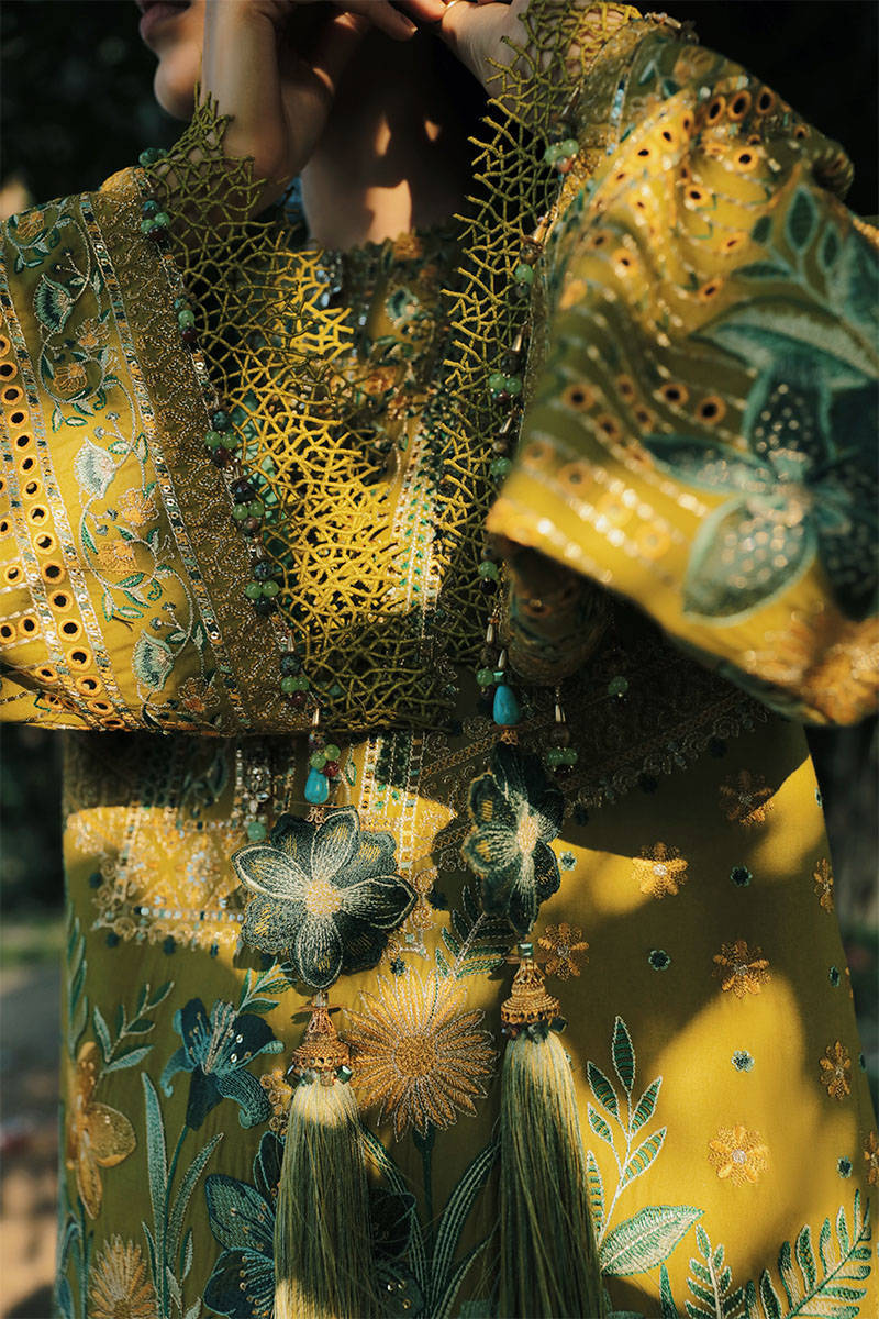 Picture of Alizeh in Tulsi