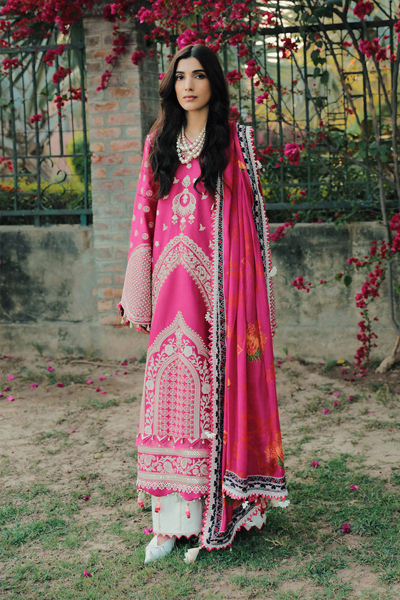 Picture of Alizeh in Gulabo