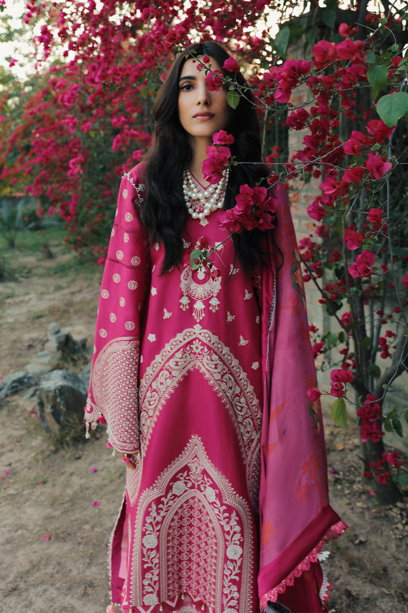 Picture of Alizeh in Gulabo