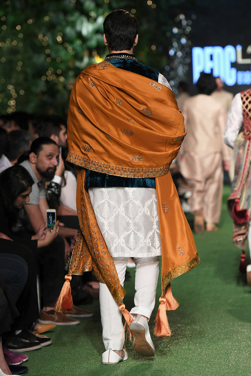 Jaanbaaz Shawl only
