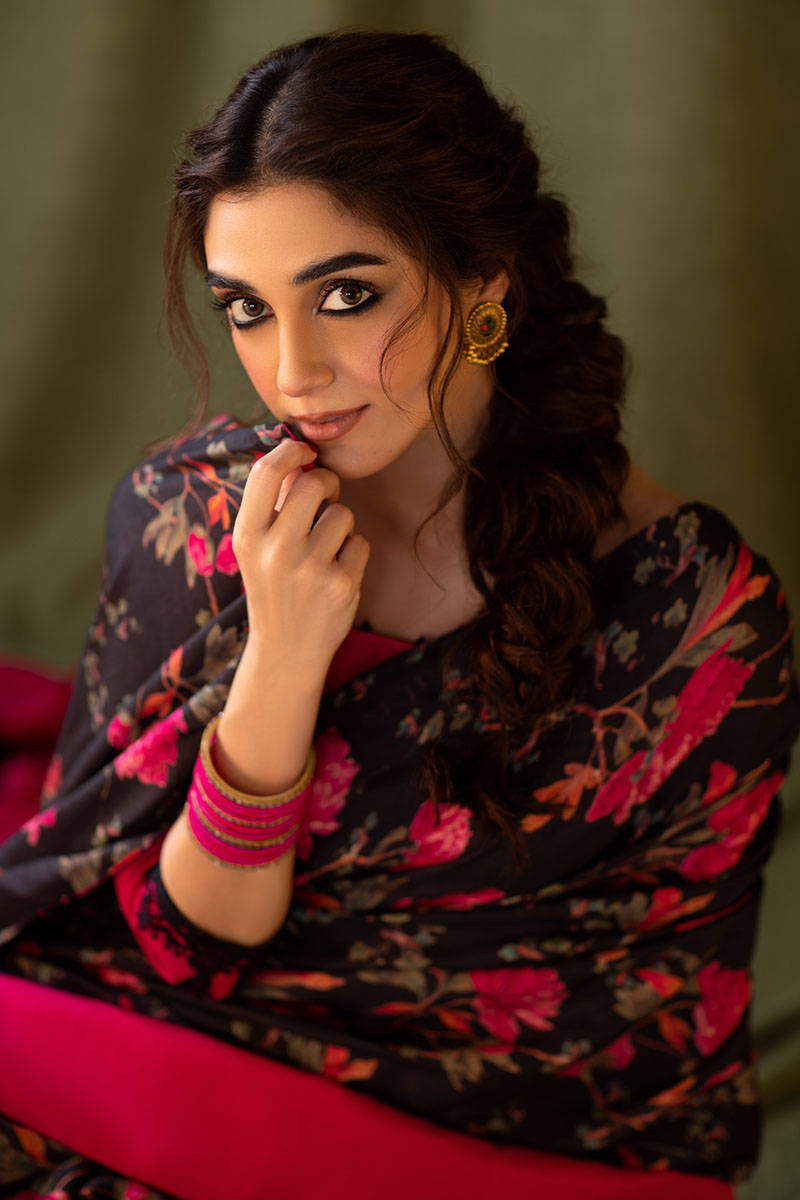 Picture of Maya Ali Saree